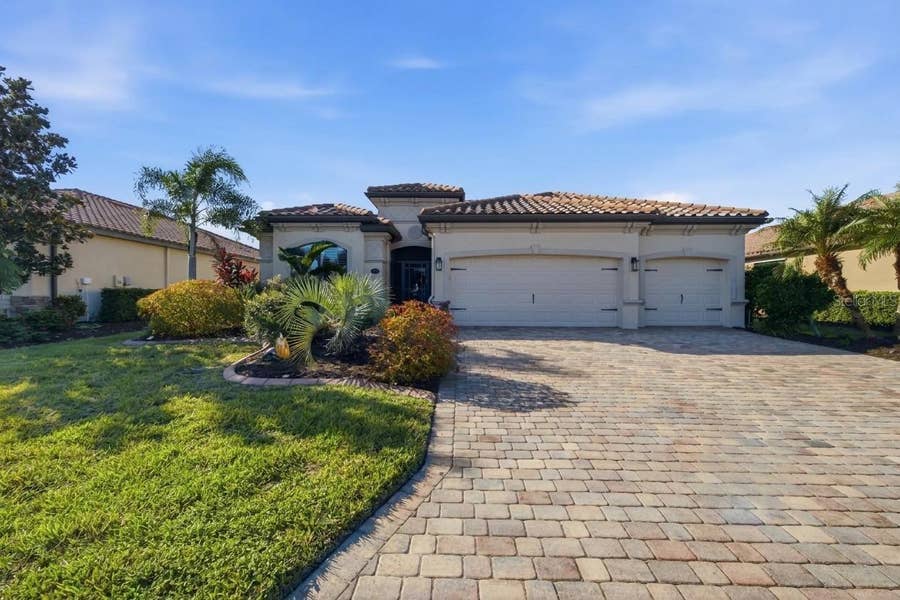 Property photo for 6726 ROOKERY LAKE DRIVE, Bradenton, FL
