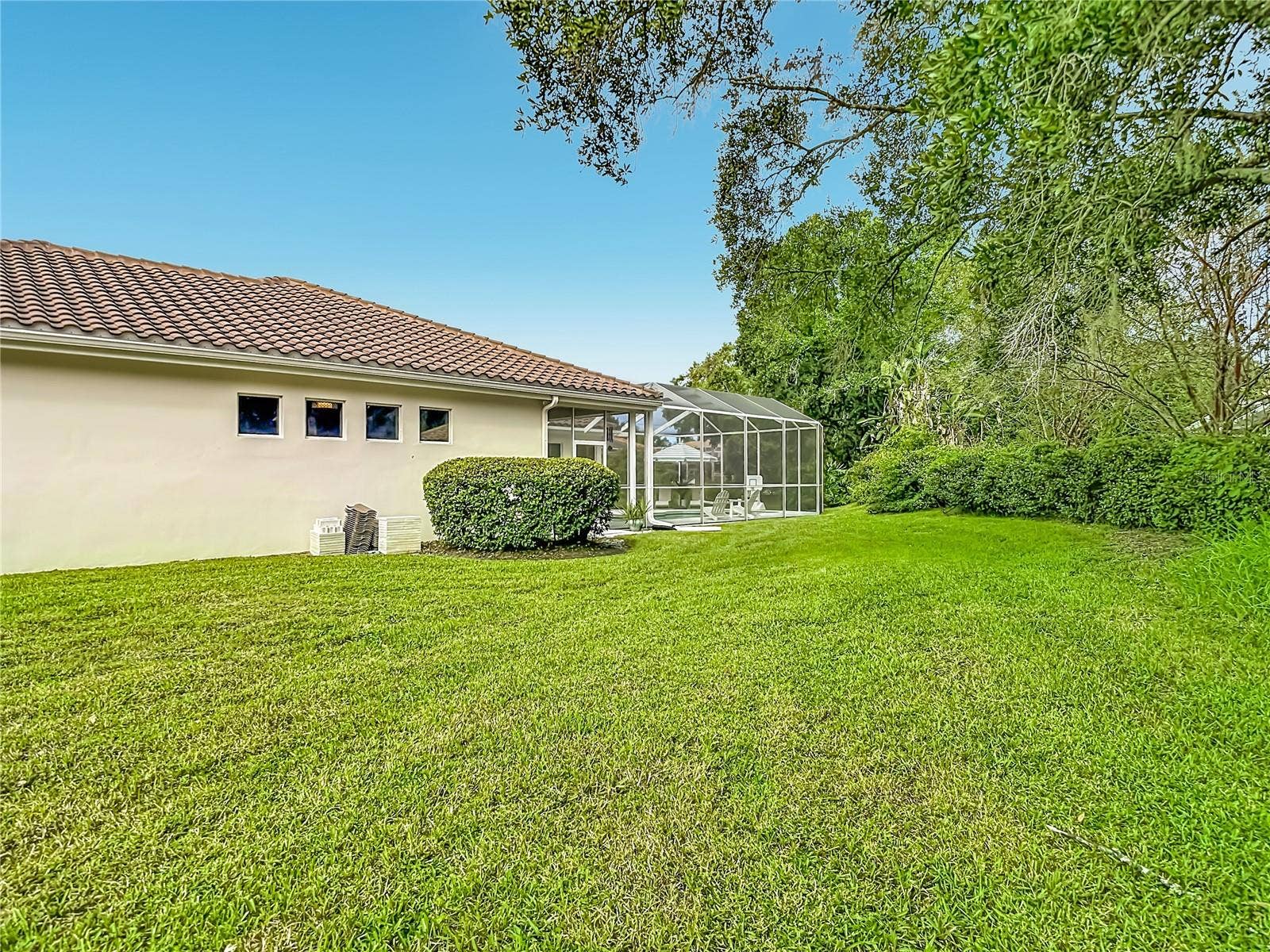 8704 BROADGREEN COURT, Tampa, FL 33647