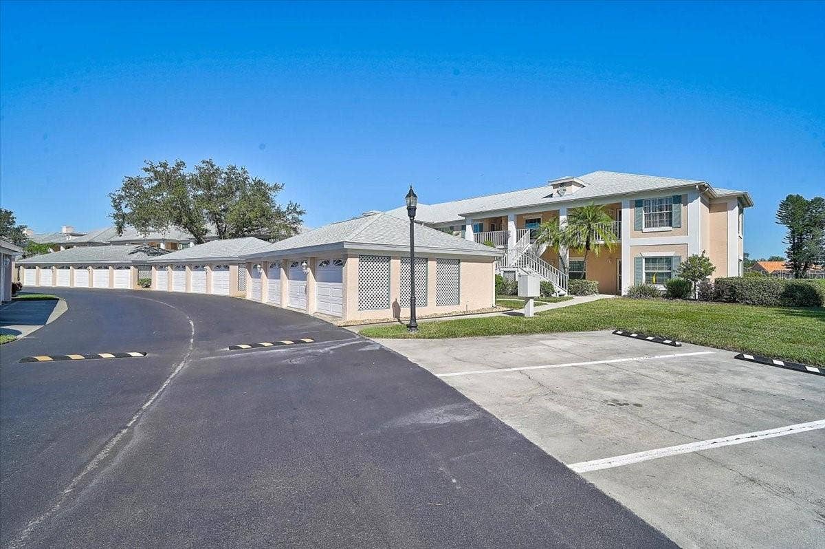 4214 CADDIE DRIVE E, #204, Bradenton, FL 34203 4214 CADDIE DRIVE E, #204, Bradenton, FL 34203