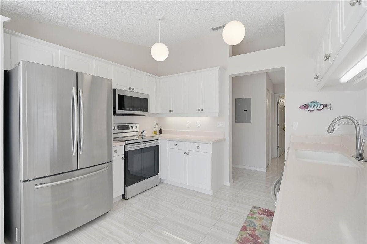 4214 CADDIE DRIVE E, #204, Bradenton, FL 34203 4214 CADDIE DRIVE E, #204, Bradenton, FL 34203