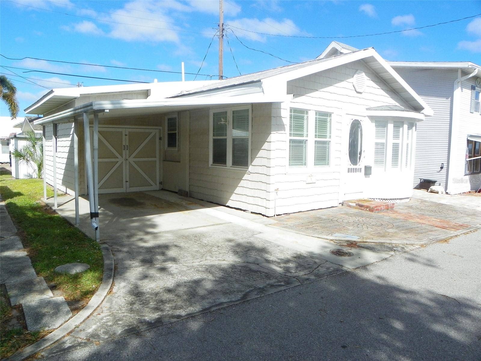 8 PLAZA STREET E, Bradenton, FL 34208 8 PLAZA STREET E, Bradenton, FL 34208