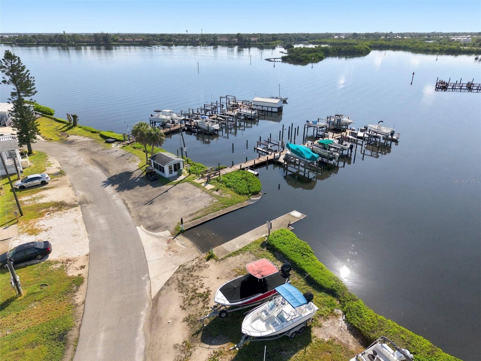 8 PLAZA STREET E, Bradenton, FL 34208 Boat Docks. On water and land.