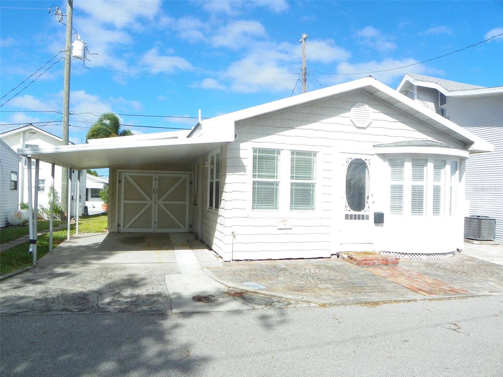8 PLAZA STREET E, Bradenton, FL 34208 8 PLAZA STREET E, Bradenton, FL 34208