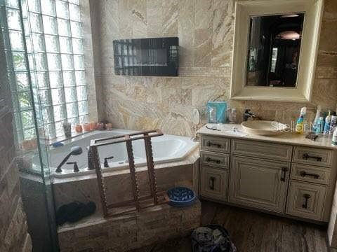 7732 ASHLEY CIRCLE, Bradenton, FL 34201 7732 ASHLEY CIRCLE, Bradenton, FL 34201