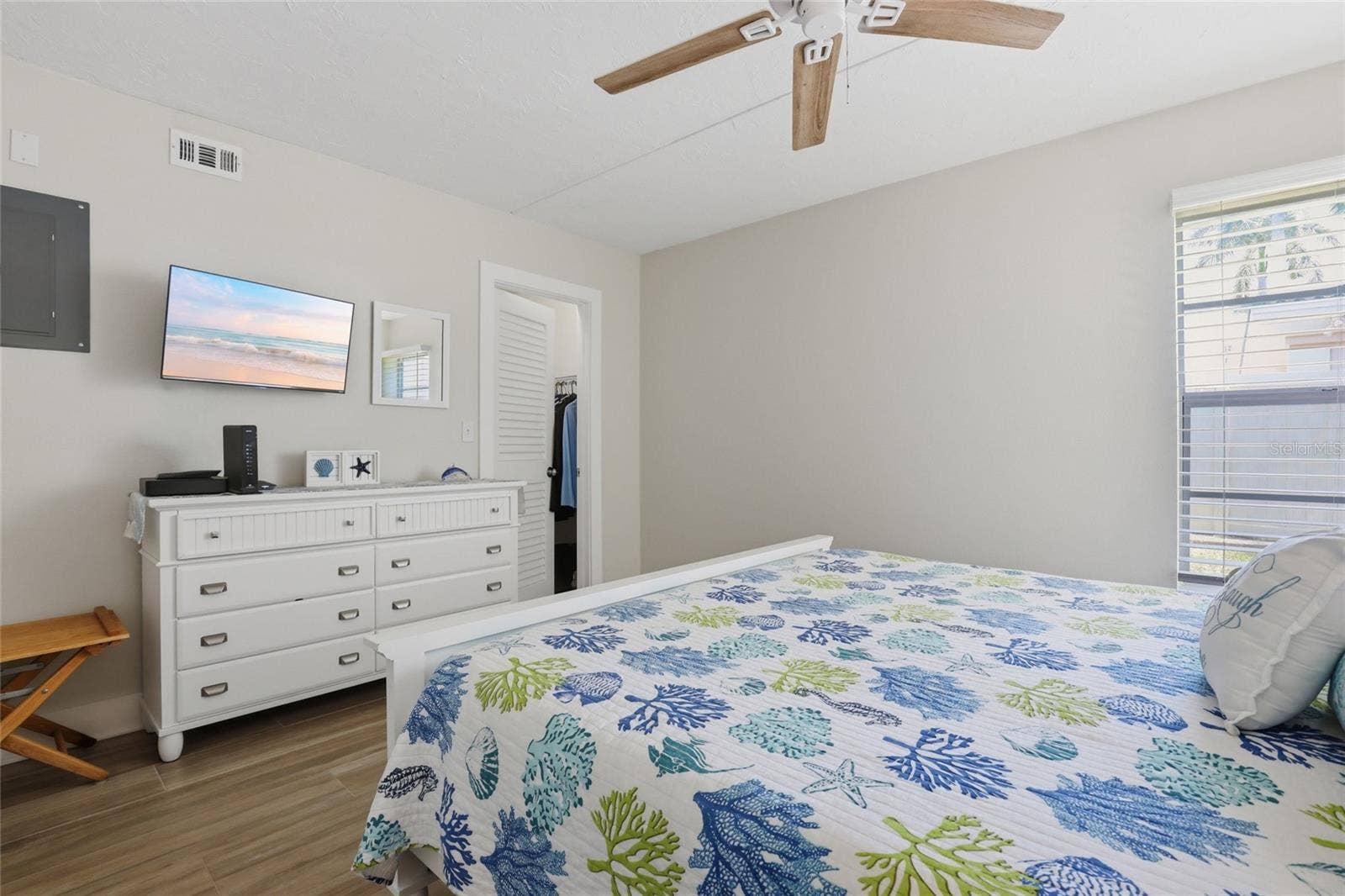 5950 MIDNIGHT PASS ROAD, #101, Sarasota, FL 34242