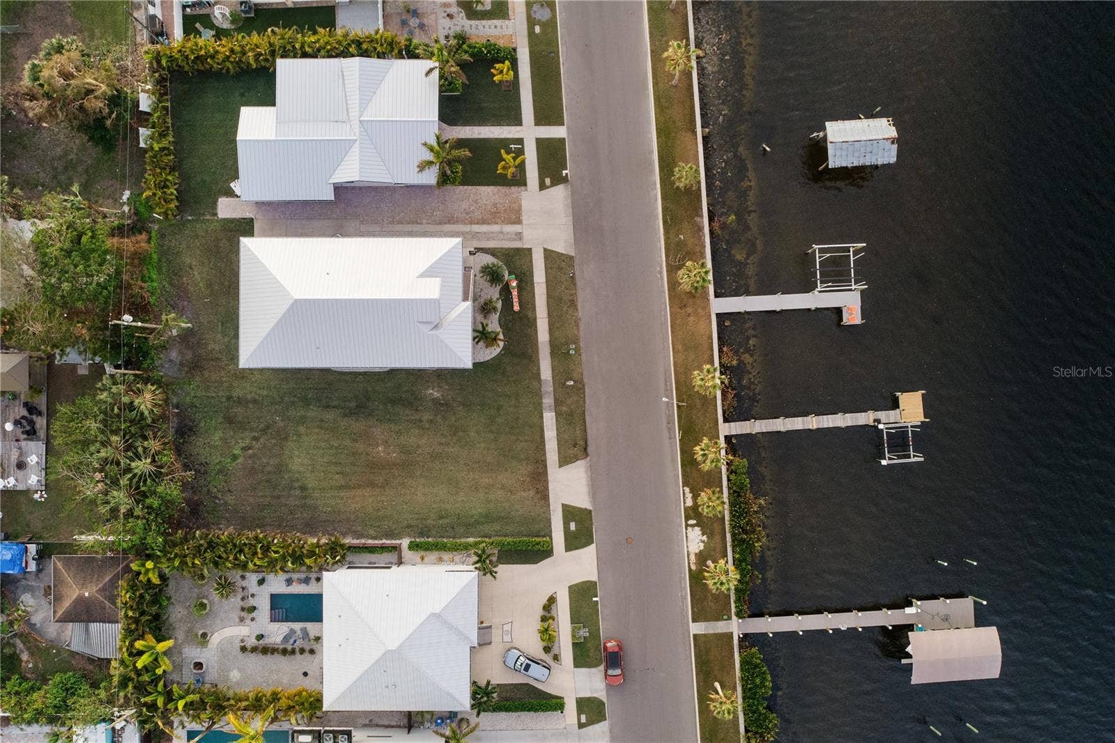 1910 RIVERSIDE DRIVE E, Bradenton, FL 34208 1910 RIVERSIDE DRIVE E, Bradenton, FL 34208