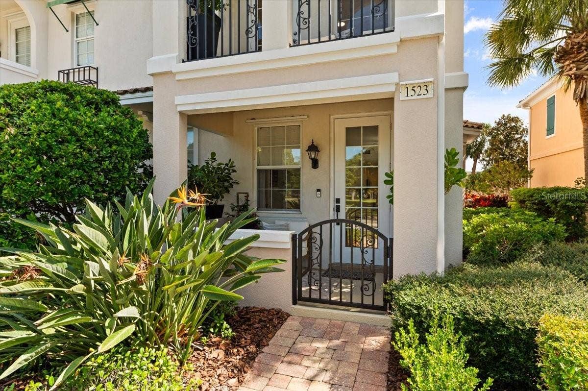 1523 NAPOLI DRIVE E, Sarasota, FL 34232