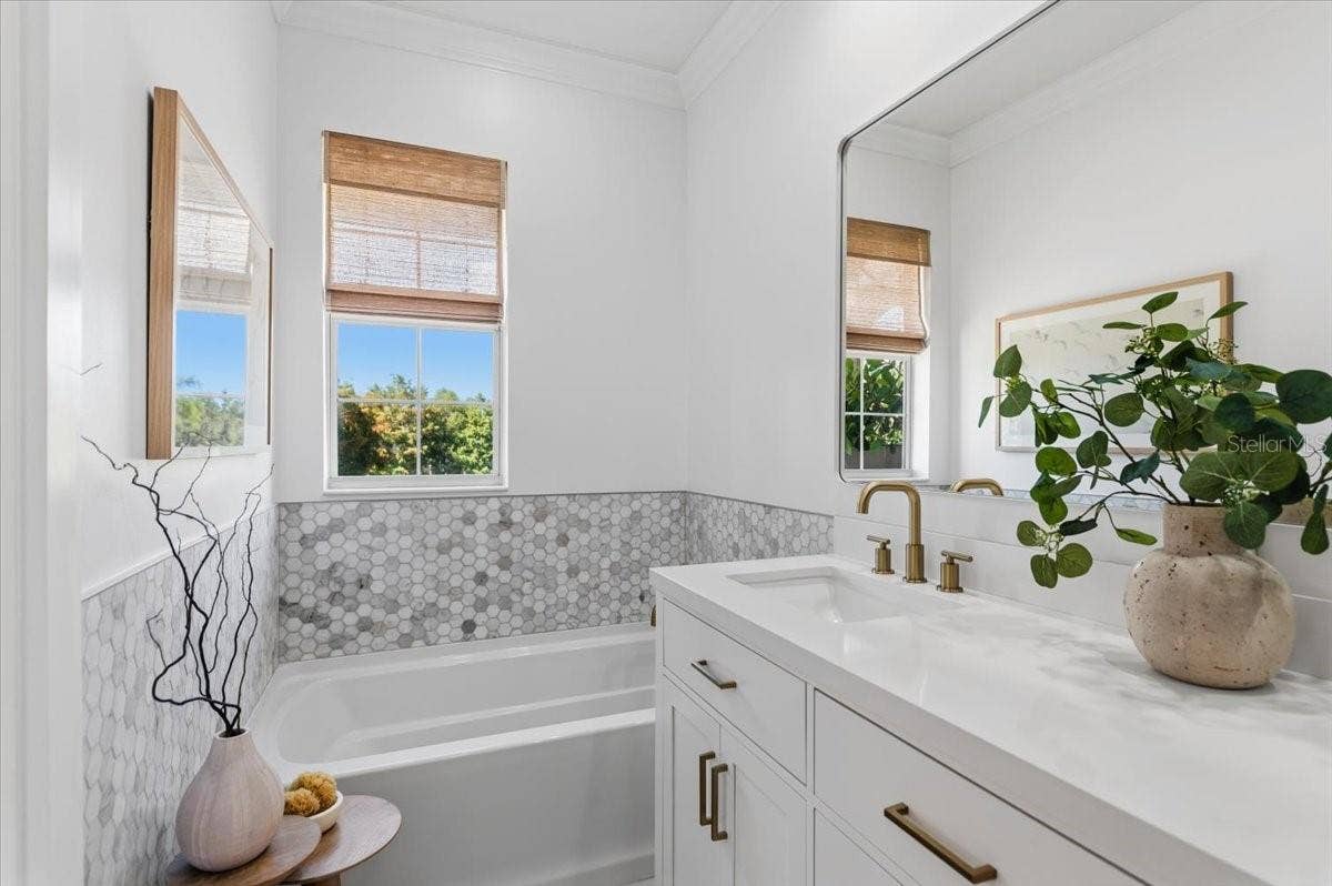 1523 NAPOLI DRIVE E, Sarasota, FL 34232