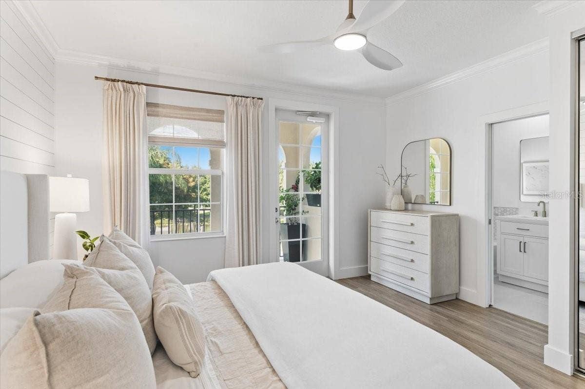 1523 NAPOLI DRIVE E, Sarasota, FL 34232