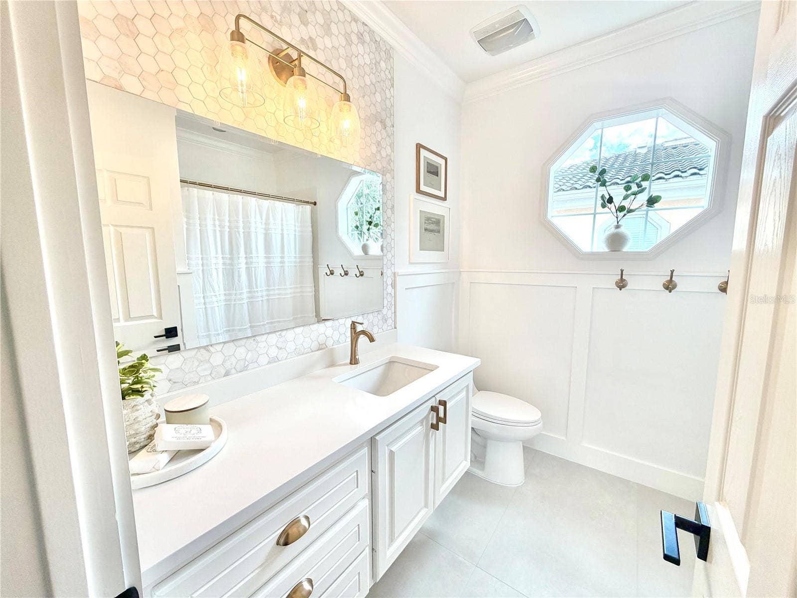 1523 NAPOLI DRIVE E, Sarasota, FL 34232