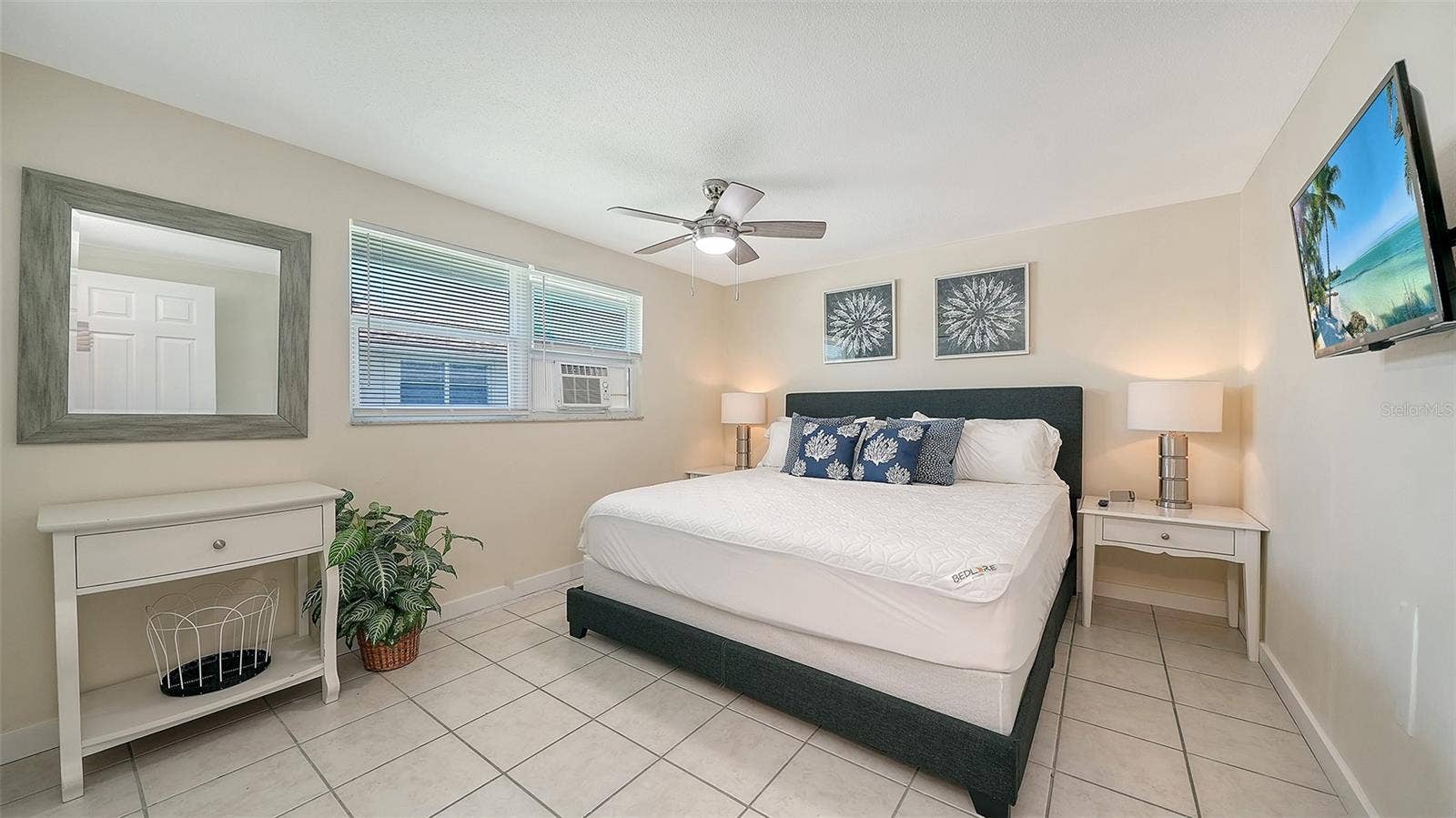 212 66TH STREET, Holmes Beach, FL 34217