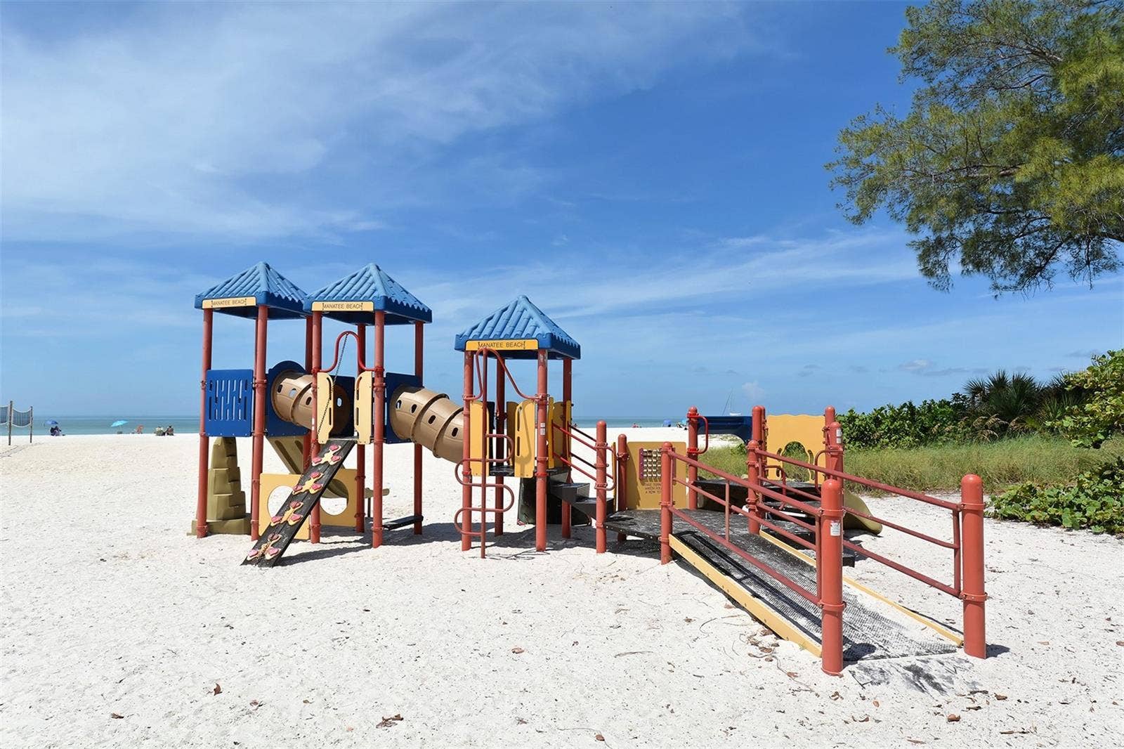 212 66TH STREET, Holmes Beach, FL 34217