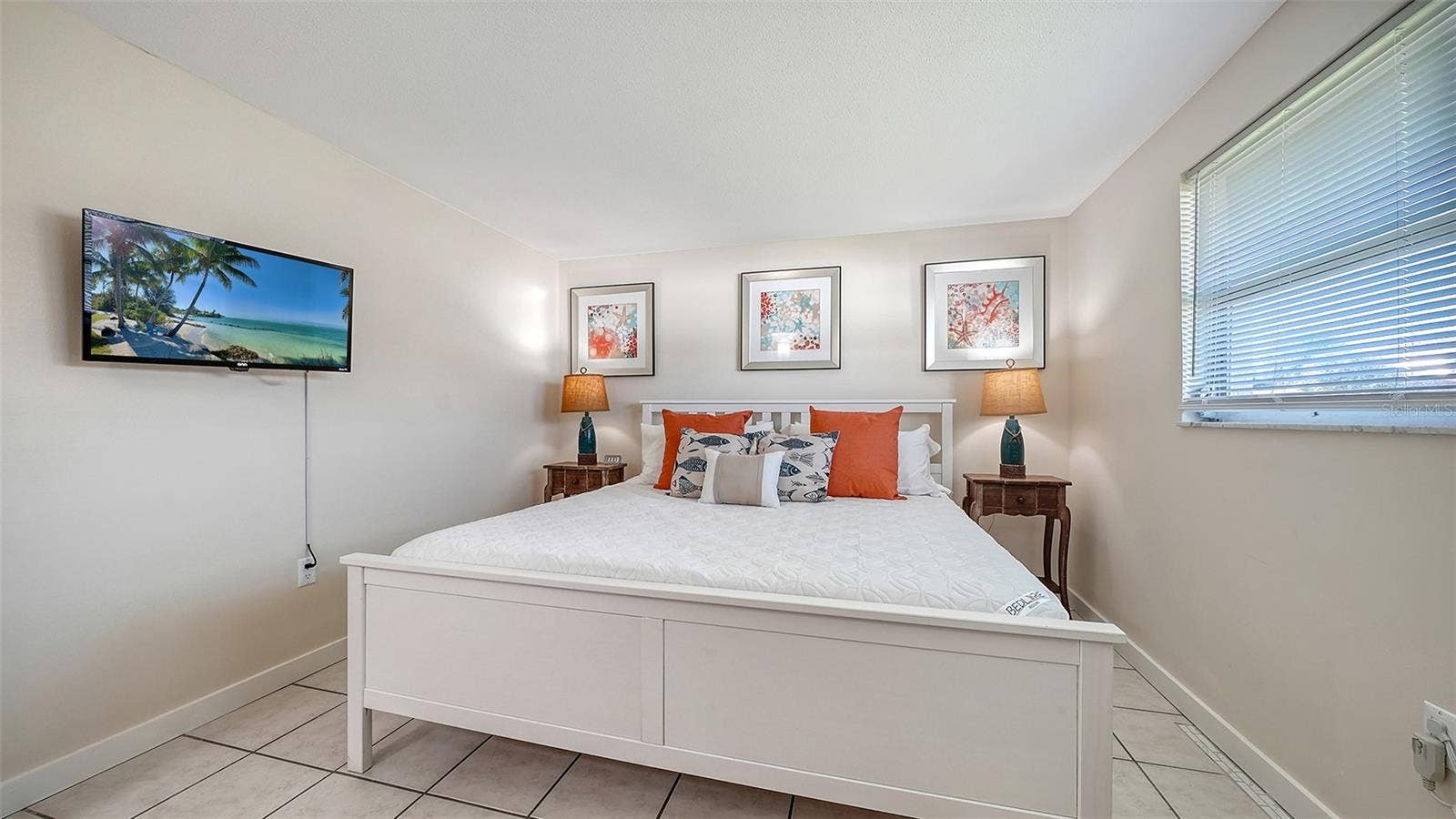212 66TH STREET, Holmes Beach, FL 34217