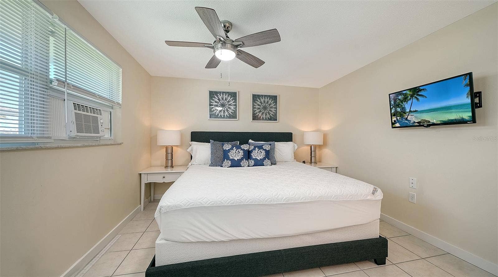 212 66TH STREET, Holmes Beach, FL 34217