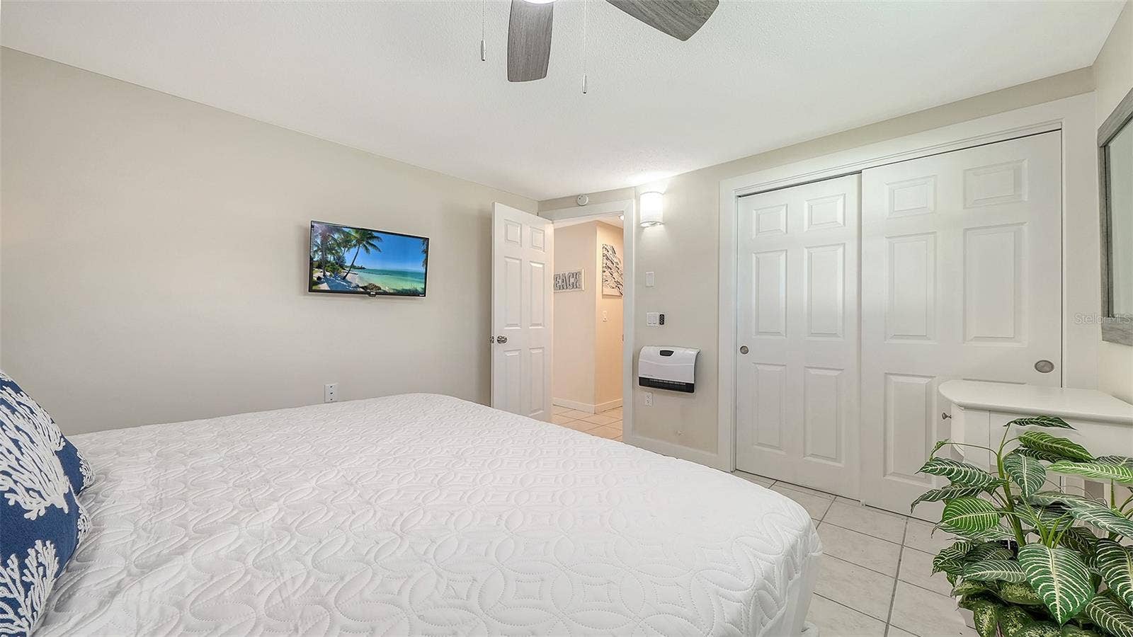 212 66TH STREET, Holmes Beach, FL 34217