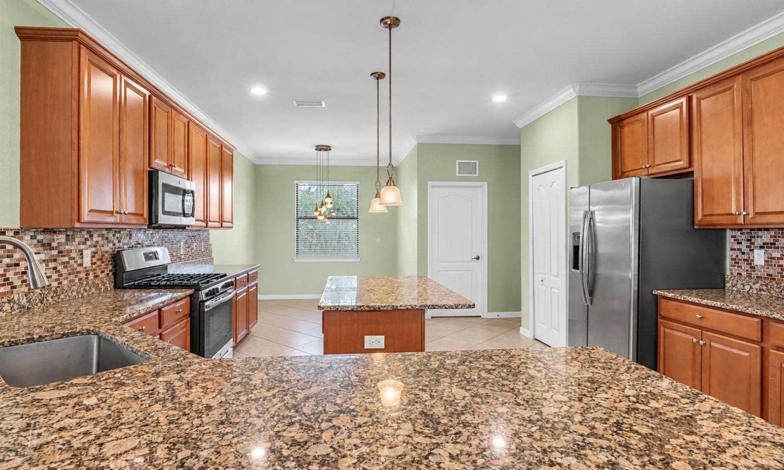 3504 SAVANNA PALMS COURT, Bradenton, FL 34211 KITCHEN !