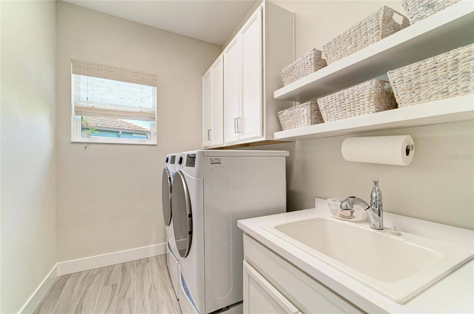 8269 GRANDE SHORES DRIVE, Sarasota, FL 34240