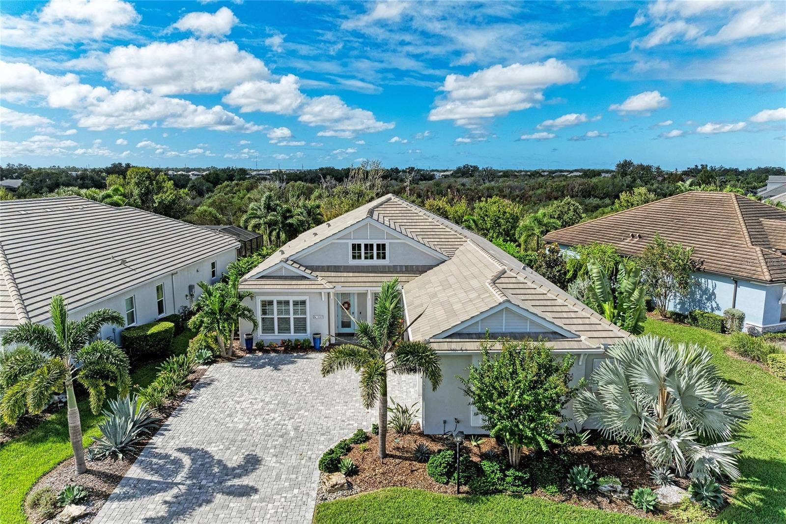 8269 GRANDE SHORES DRIVE, Sarasota, FL 34240