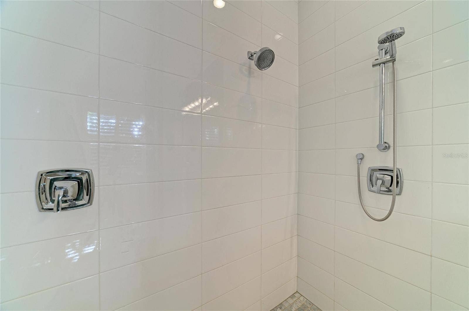 8269 GRANDE SHORES DRIVE, Sarasota, FL 34240
