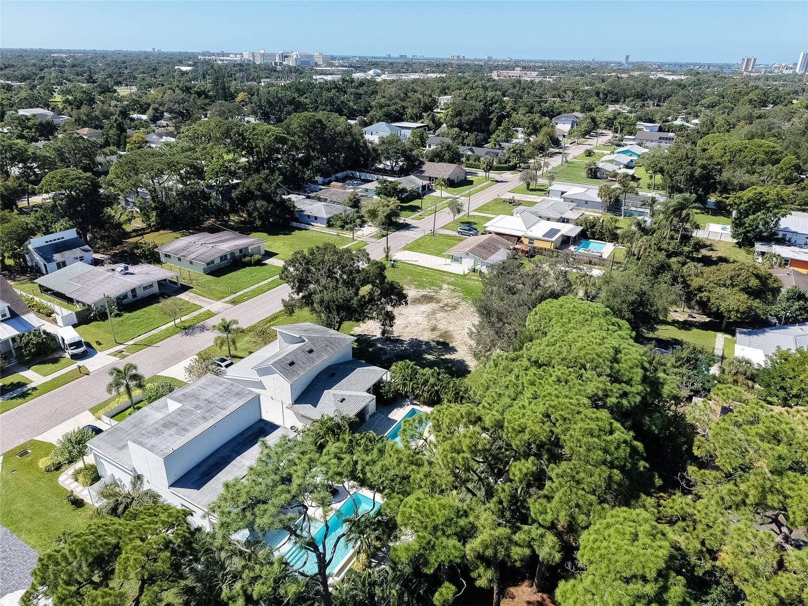 2555 WOOD STREET, Sarasota, FL 34237 2555 WOOD STREET, Sarasota, FL 34237