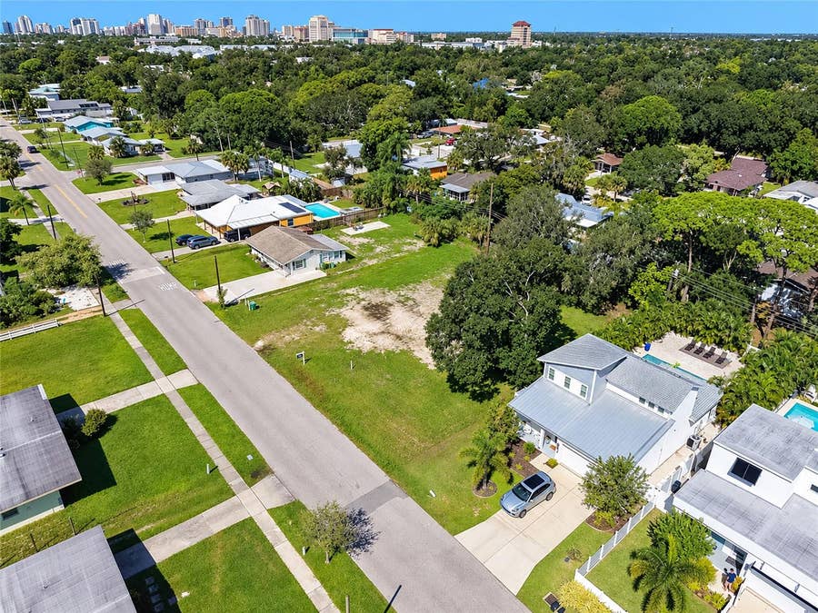 Property photo for 2555 WOOD STREET, Sarasota, FL