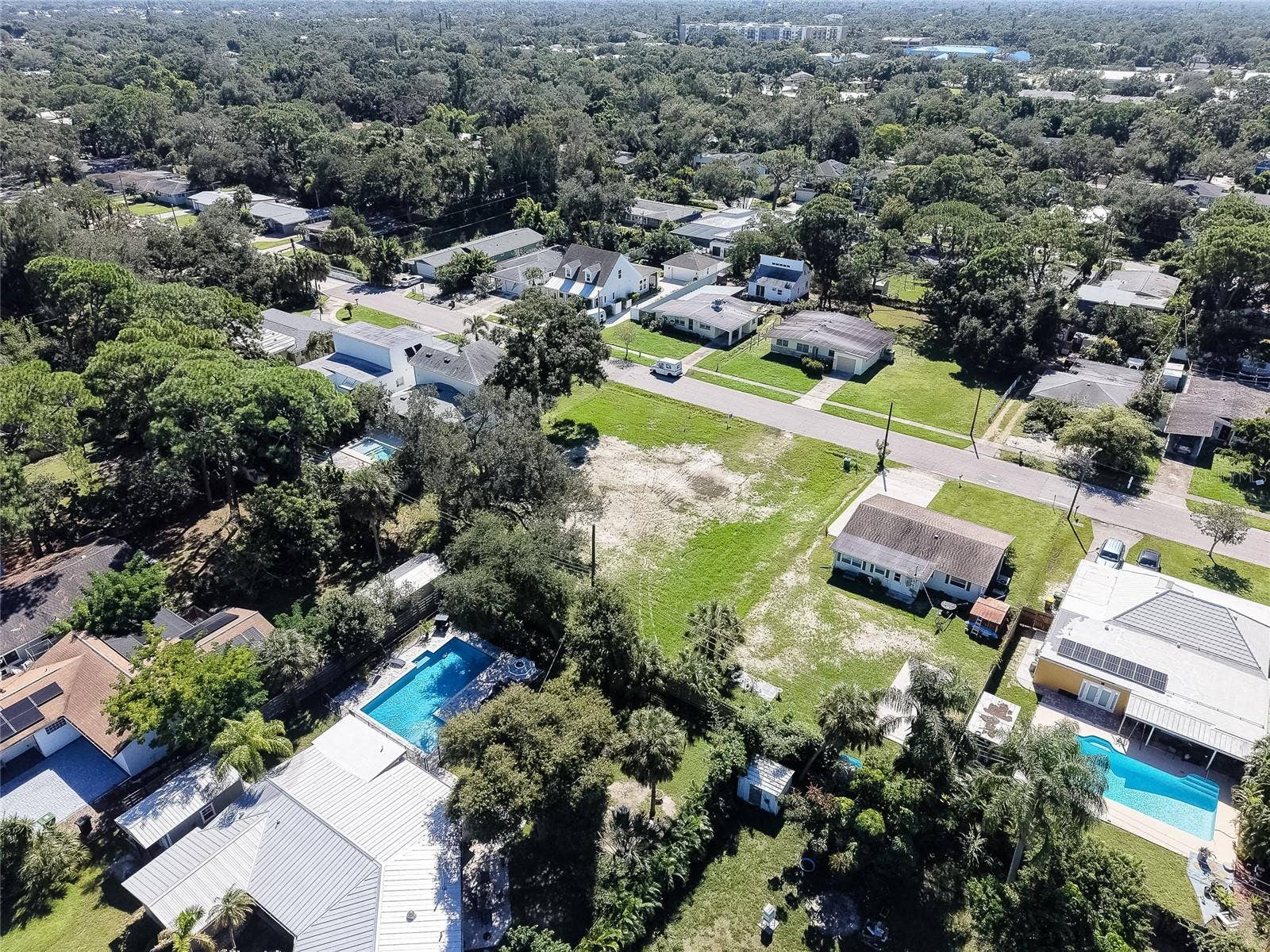 2555 WOOD STREET, Sarasota, FL 34237 2555 WOOD STREET, Sarasota, FL 34237
