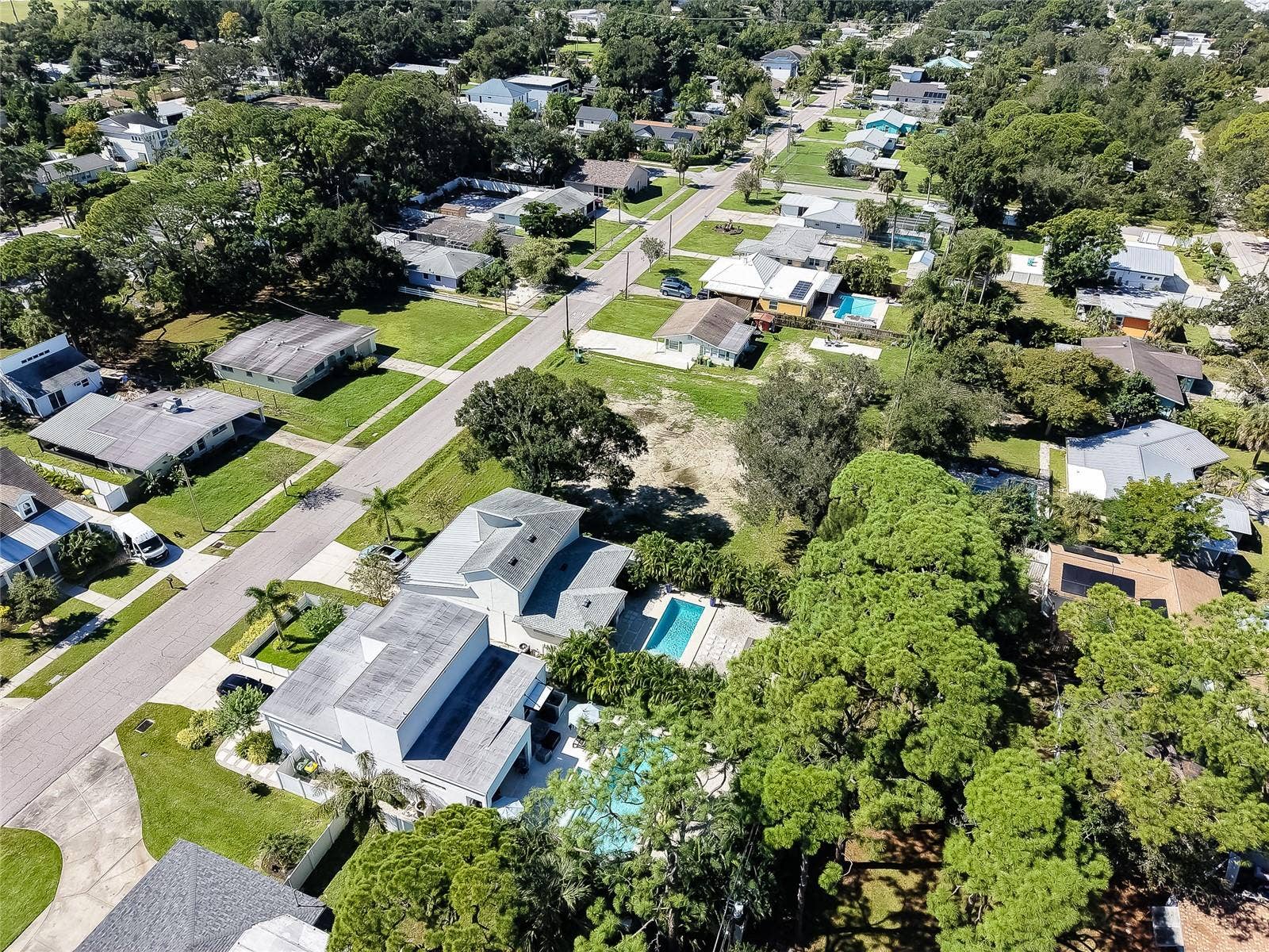 2555 WOOD STREET, Sarasota, FL 34237 2555 WOOD STREET, Sarasota, FL 34237