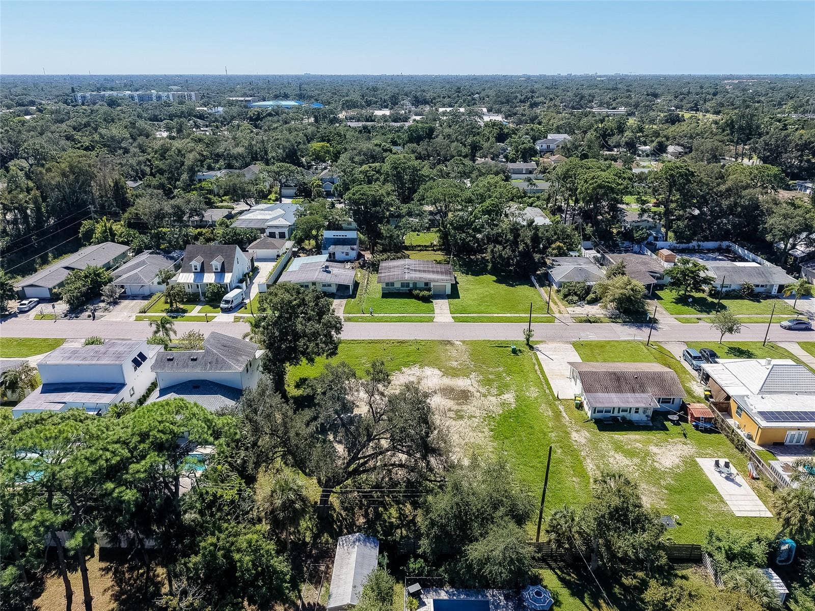 2555 WOOD STREET, Sarasota, FL 34237 2555 WOOD STREET, Sarasota, FL 34237