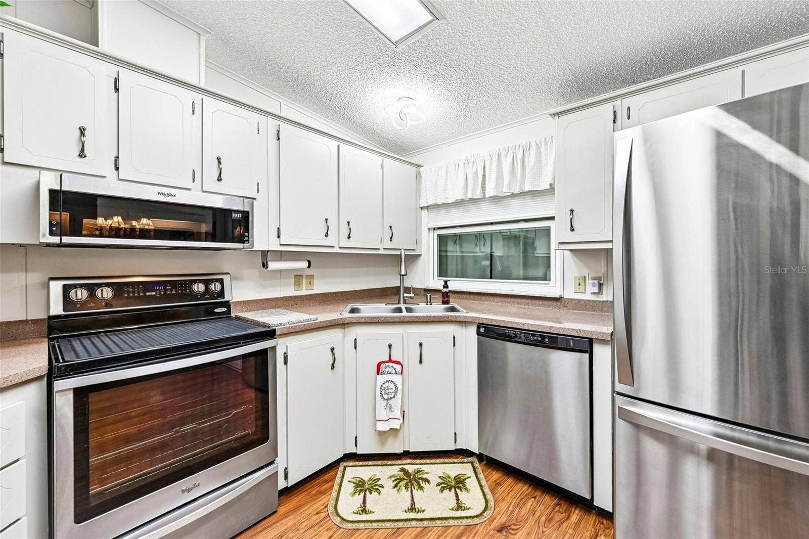 8510 COUNTESS AVENUE CIRCLE, Palmetto, FL 34221 Stainless Steel Appliances