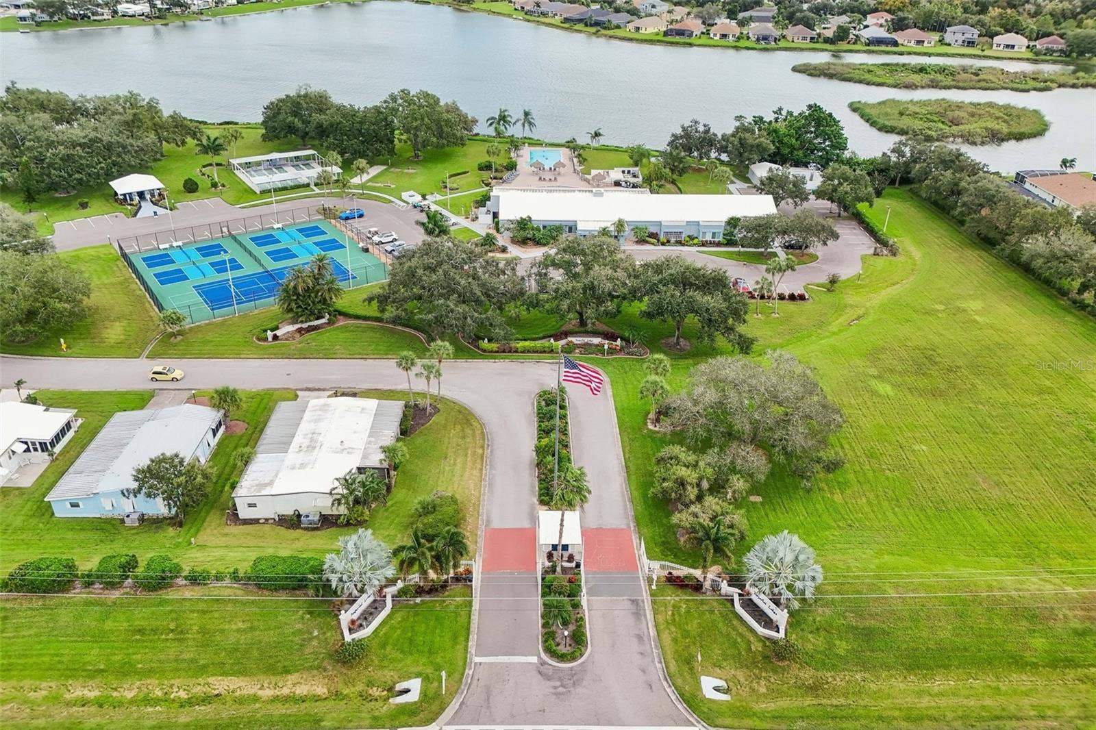 8510 COUNTESS AVENUE CIRCLE, Palmetto, FL 34221 Arial View of Front of Community