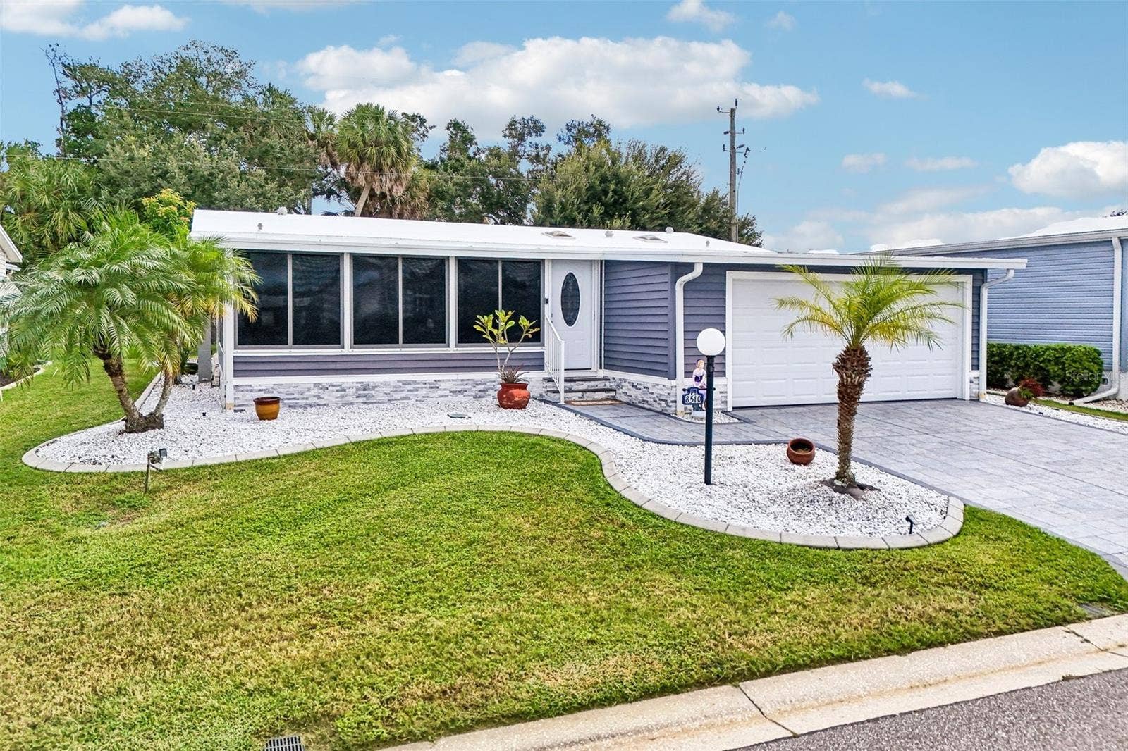 8510 COUNTESS AVENUE CIRCLE, Palmetto, FL 34221 Front Yard