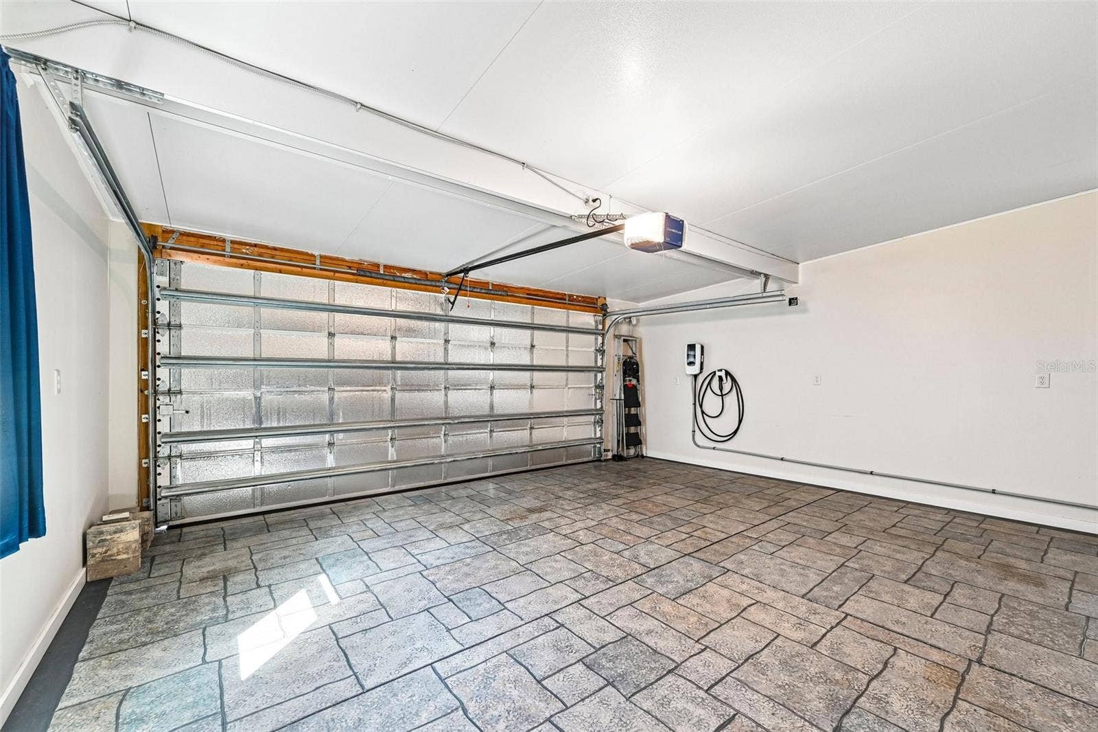 8510 COUNTESS AVENUE CIRCLE, Palmetto, FL 34221 Interior Garage