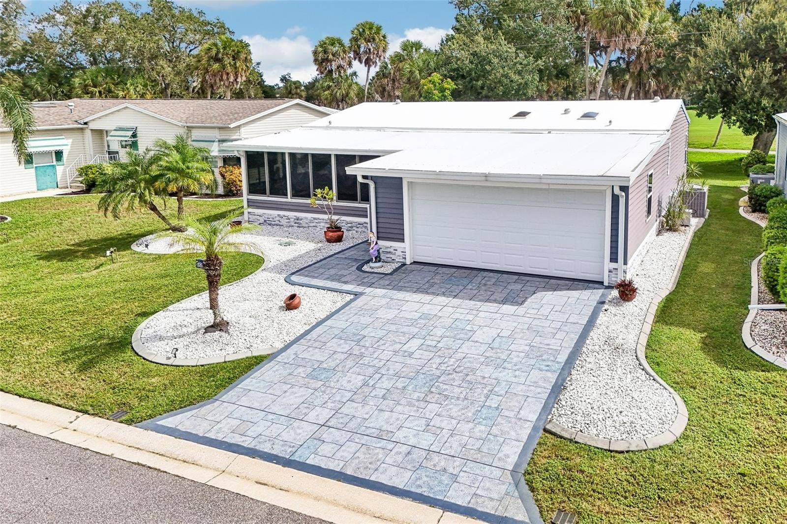 8510 COUNTESS AVENUE CIRCLE, Palmetto, FL 34221 Garage & Driveway
