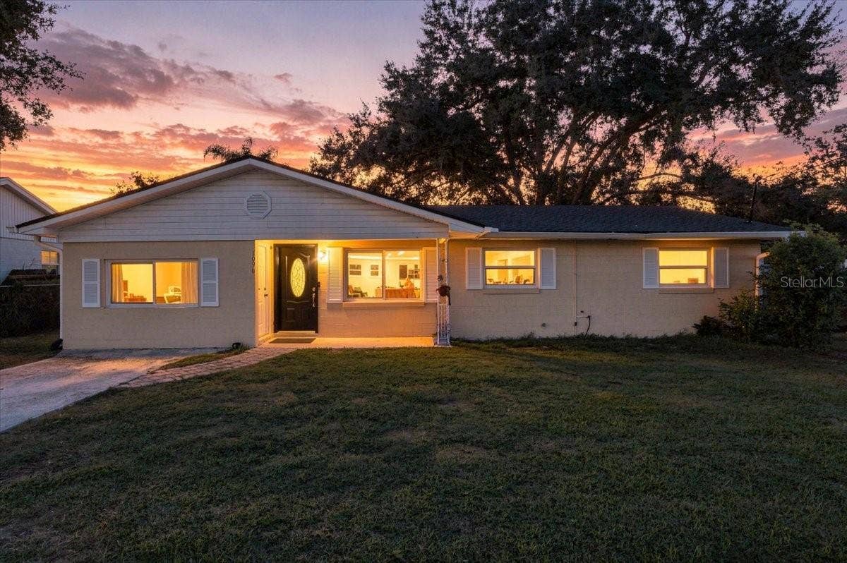 1096 CAREFREE COVE DRIVE, Winter Haven, FL 33881 1096 CAREFREE COVE DRIVE, Winter Haven, FL 33881