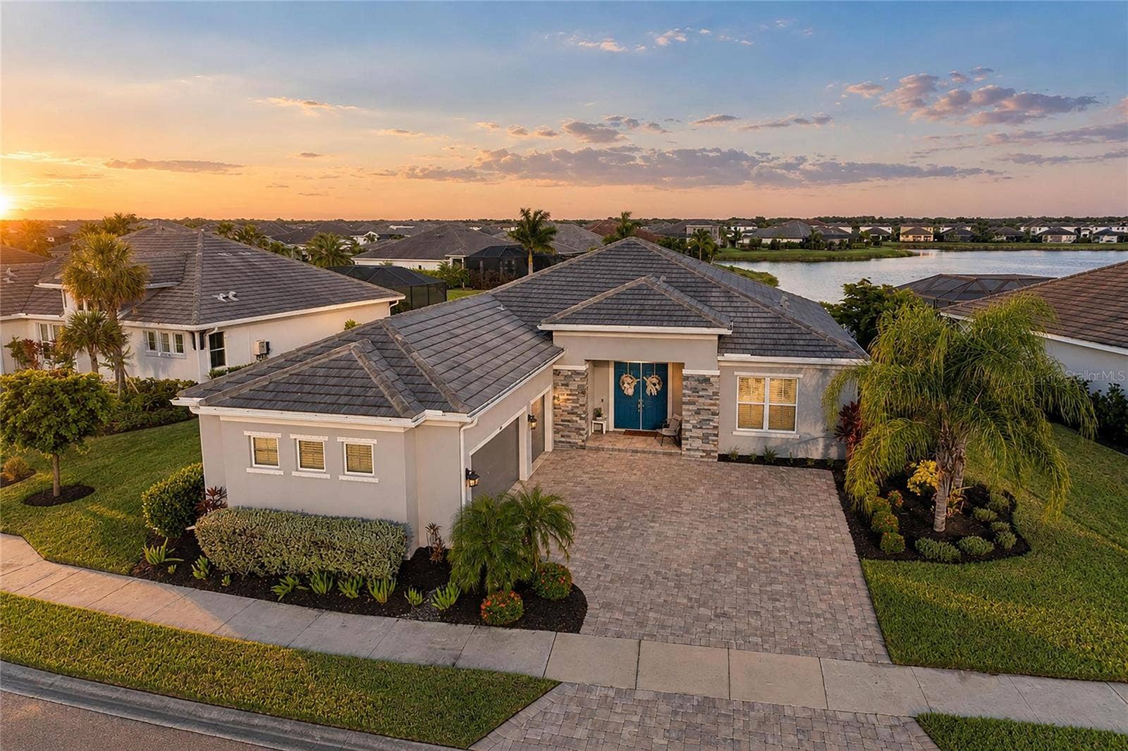 4624 ANTRIM DRIVE, Sarasota, FL 34240 4624 ANTRIM DRIVE, Sarasota, FL 34240