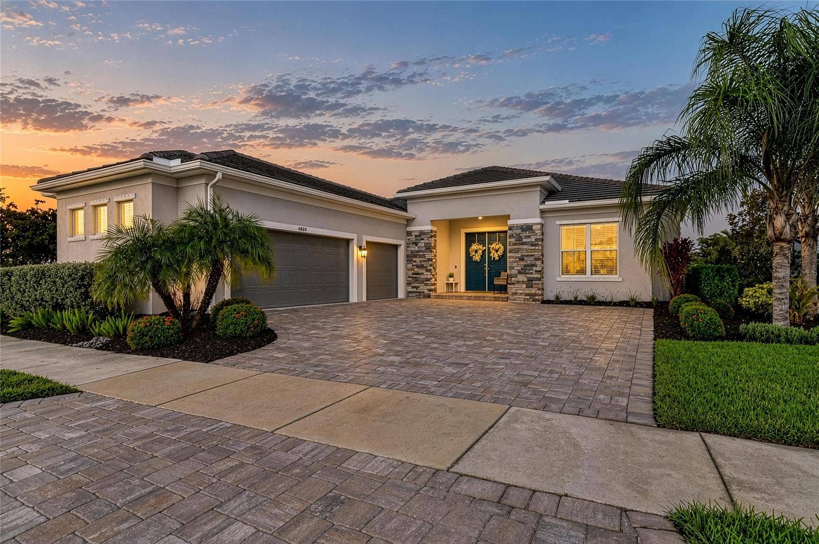 4624 ANTRIM DRIVE, Sarasota, FL 34240 4624 ANTRIM DRIVE, Sarasota, FL 34240