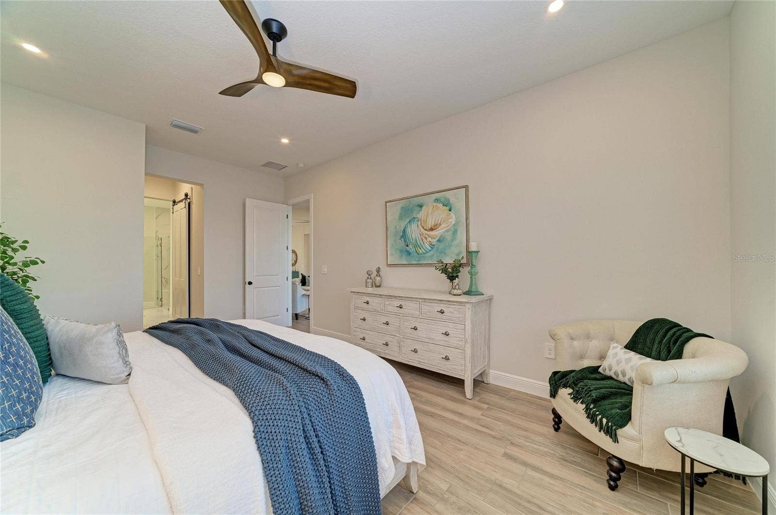 4624 ANTRIM DRIVE, Sarasota, FL 34240 4624 ANTRIM DRIVE, Sarasota, FL 34240