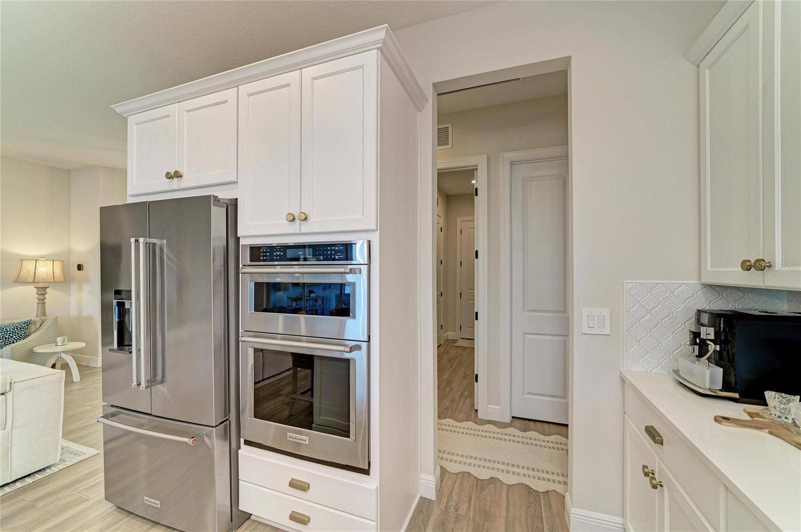4624 ANTRIM DRIVE, Sarasota, FL 34240 4624 ANTRIM DRIVE, Sarasota, FL 34240