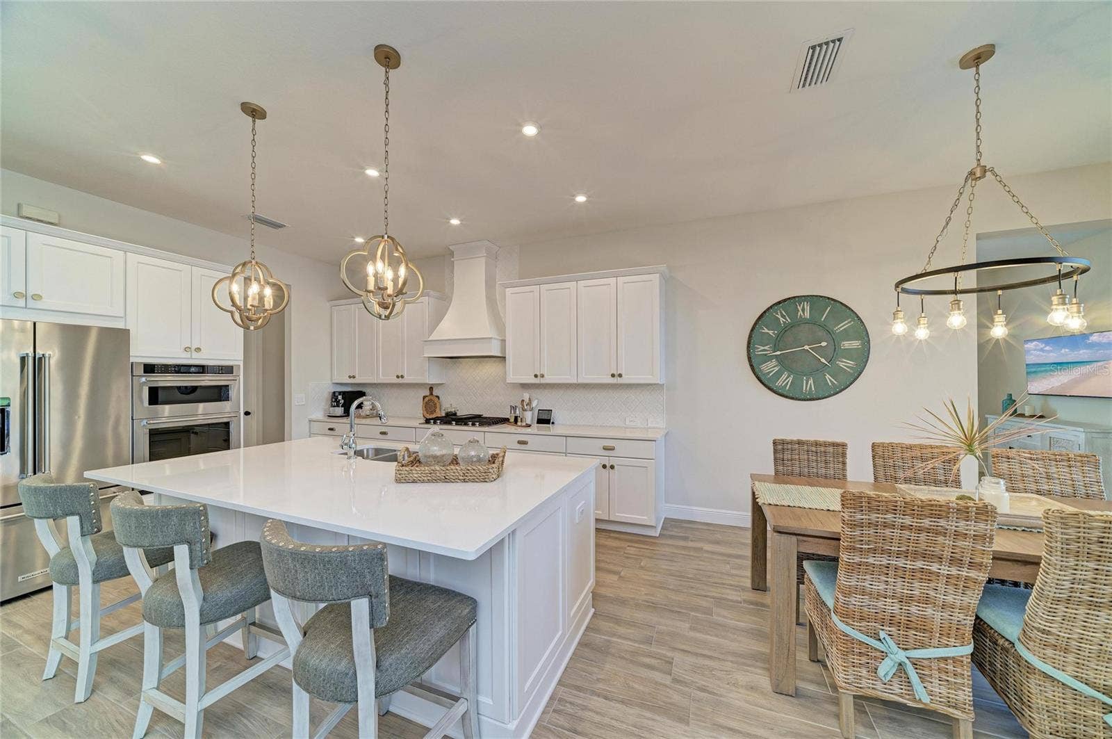 4624 ANTRIM DRIVE, Sarasota, FL 34240 4624 ANTRIM DRIVE, Sarasota, FL 34240