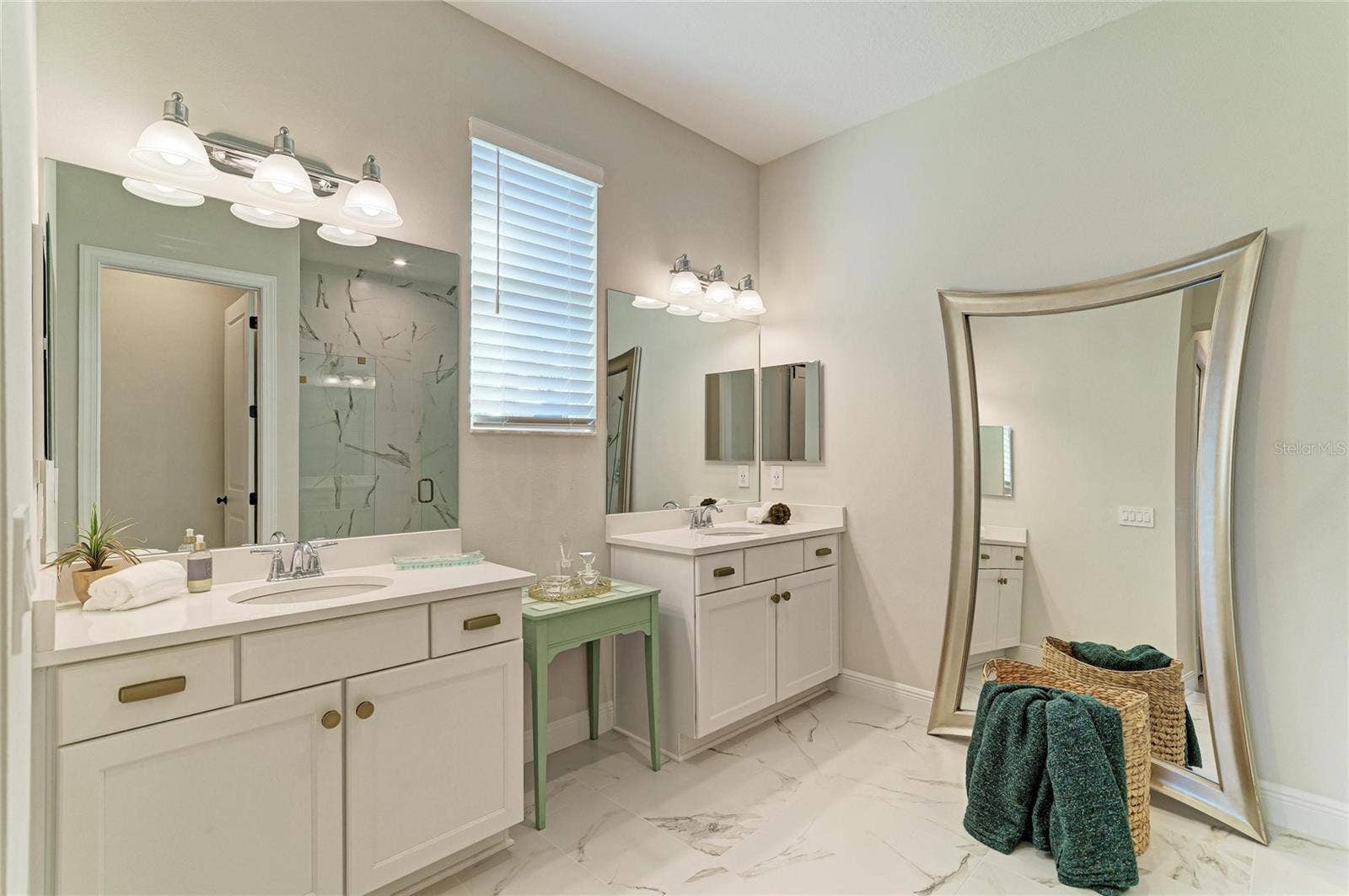 4624 ANTRIM DRIVE, Sarasota, FL 34240 4624 ANTRIM DRIVE, Sarasota, FL 34240