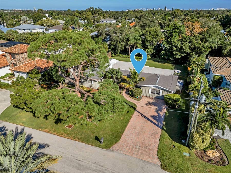 Property photo for 1605 N LAKE SHORE DRIVE, Sarasota, FL