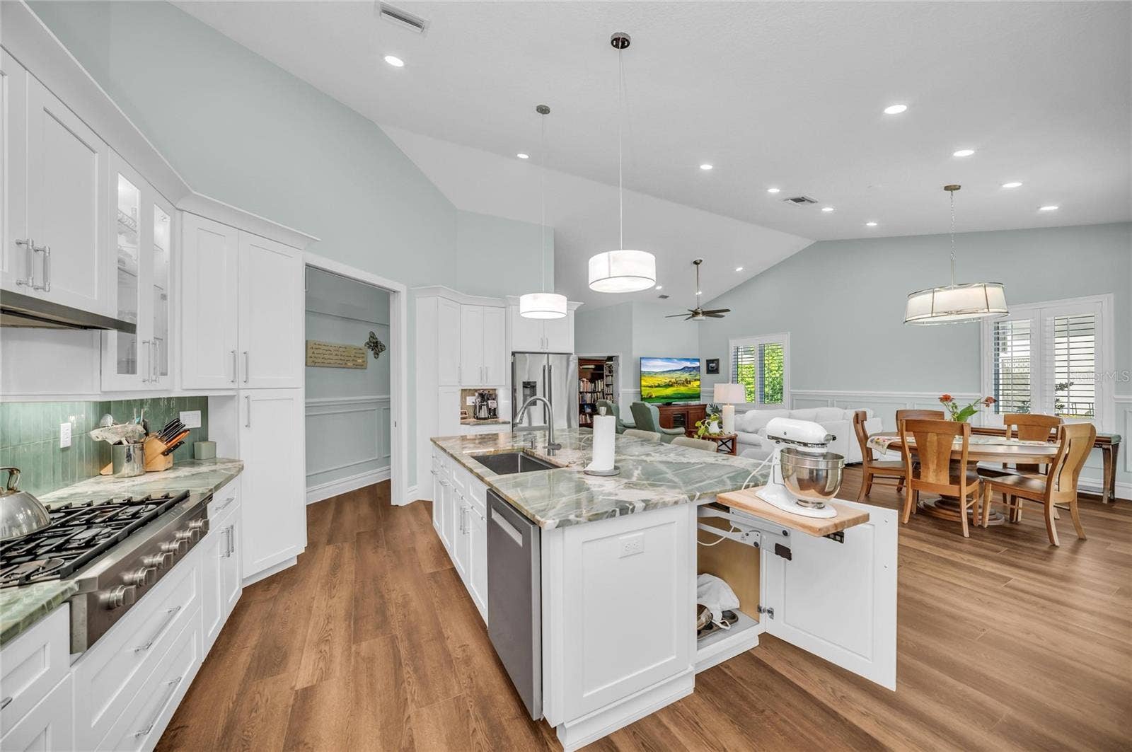 8722 54TH AVENUE E, Bradenton, FL 34211