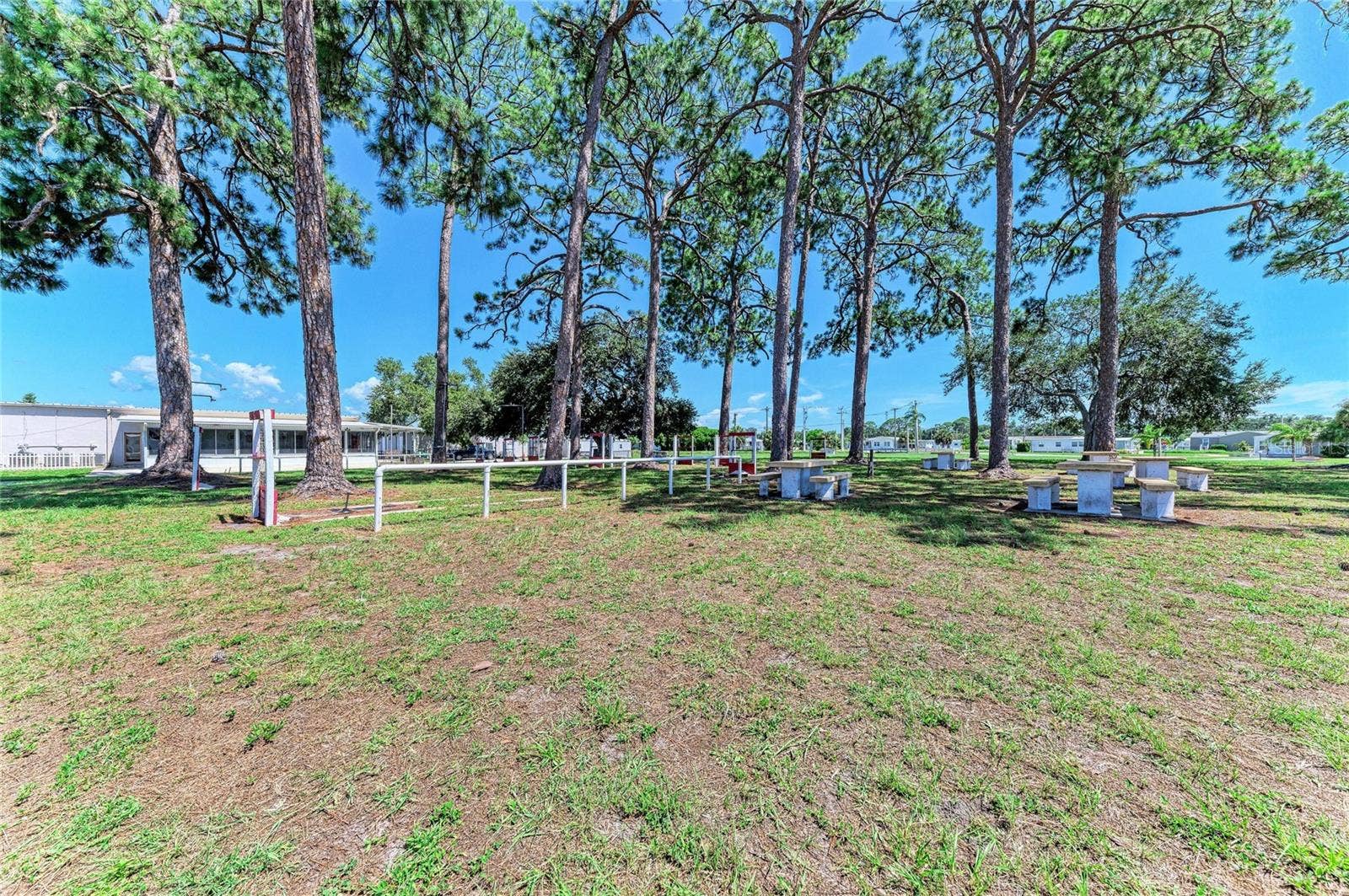 4924 OAKLAND HILLS AVENUE, Sarasota, FL 34234 4924 OAKLAND HILLS AVENUE, Sarasota, FL 34234