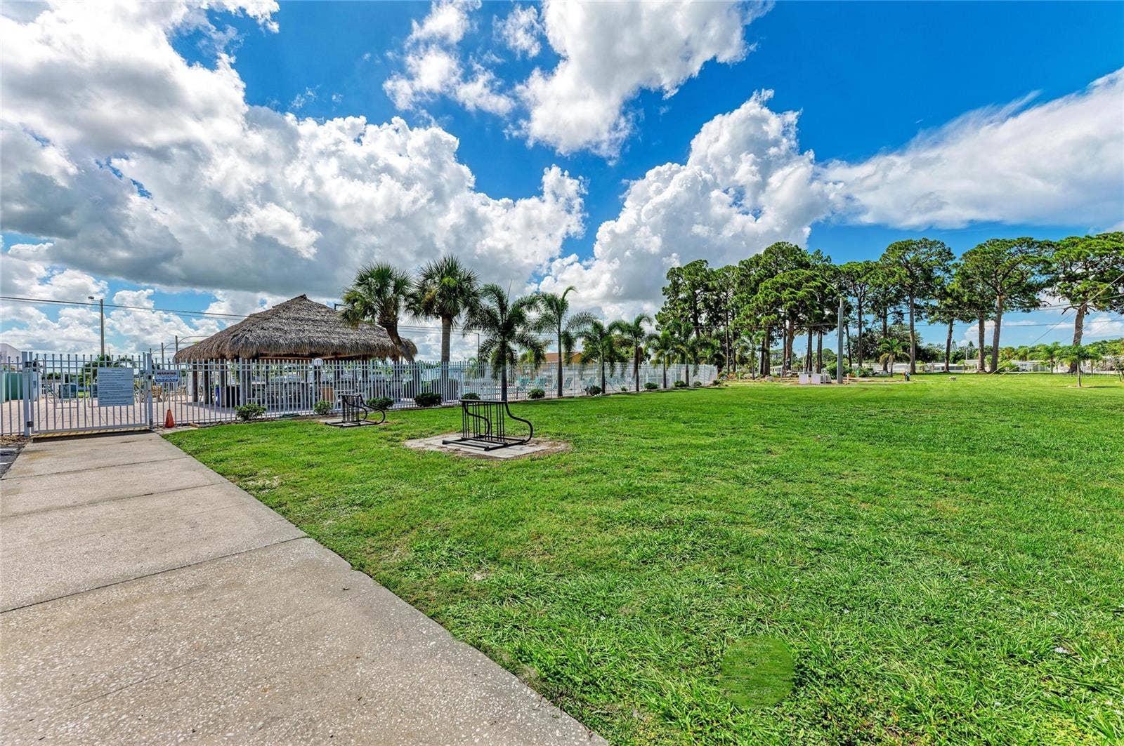4924 OAKLAND HILLS AVENUE, Sarasota, FL 34234 4924 OAKLAND HILLS AVENUE, Sarasota, FL 34234