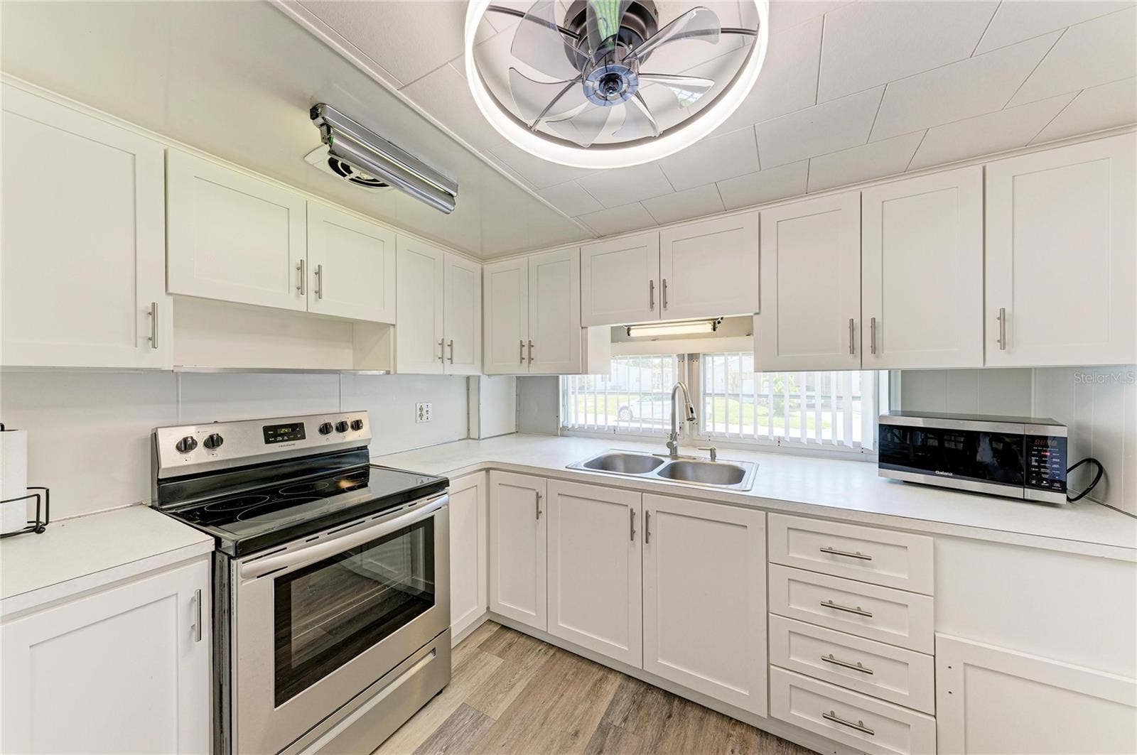 4924 OAKLAND HILLS AVENUE, Sarasota, FL 34234 4924 OAKLAND HILLS AVENUE, Sarasota, FL 34234