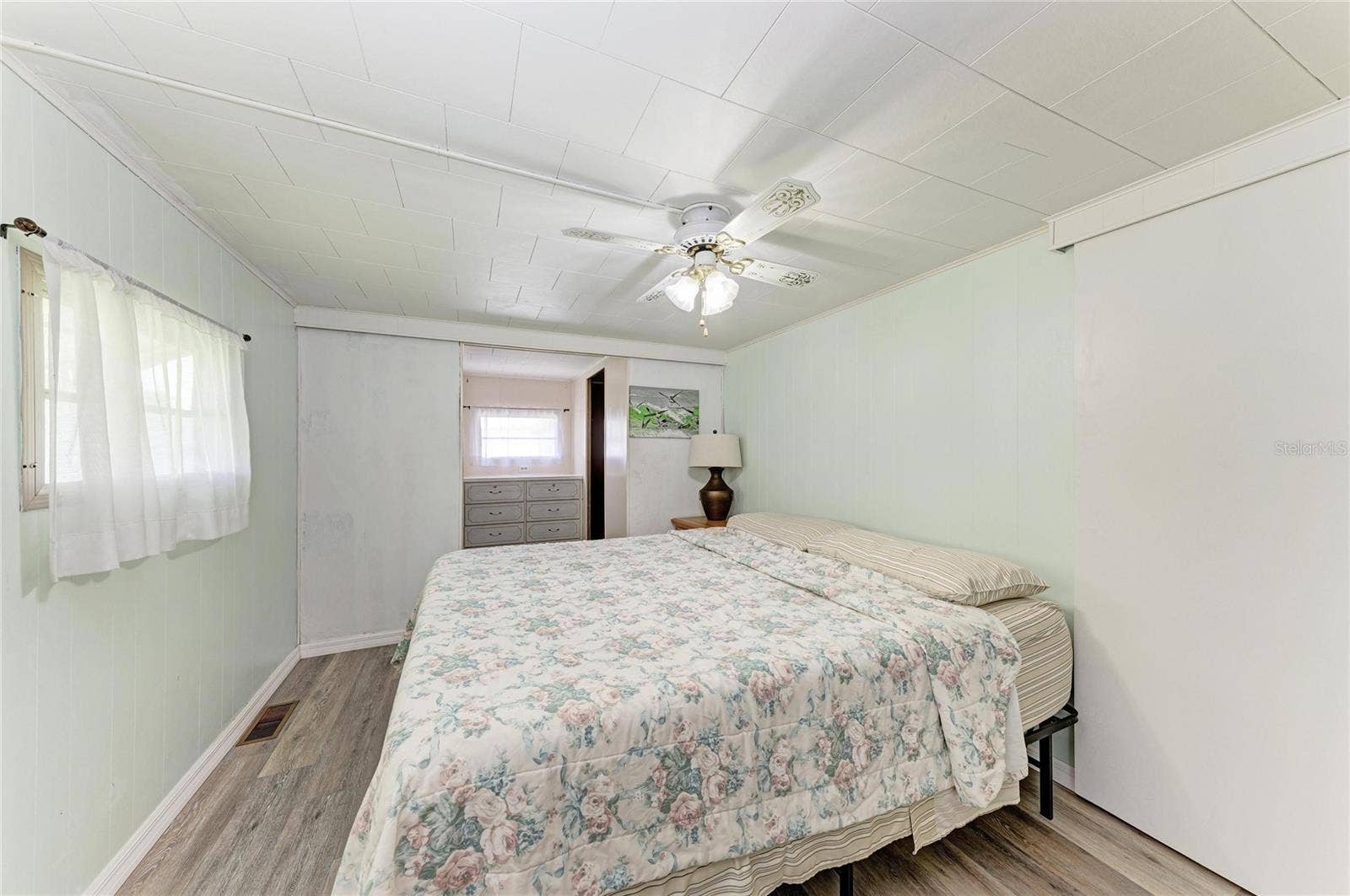 4924 OAKLAND HILLS AVENUE, Sarasota, FL 34234 4924 OAKLAND HILLS AVENUE, Sarasota, FL 34234
