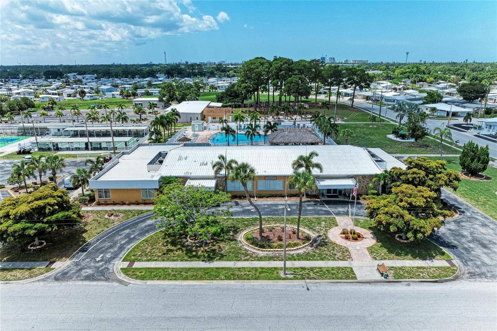 4924 OAKLAND HILLS AVENUE, Sarasota, FL 34234 4924 OAKLAND HILLS AVENUE, Sarasota, FL 34234