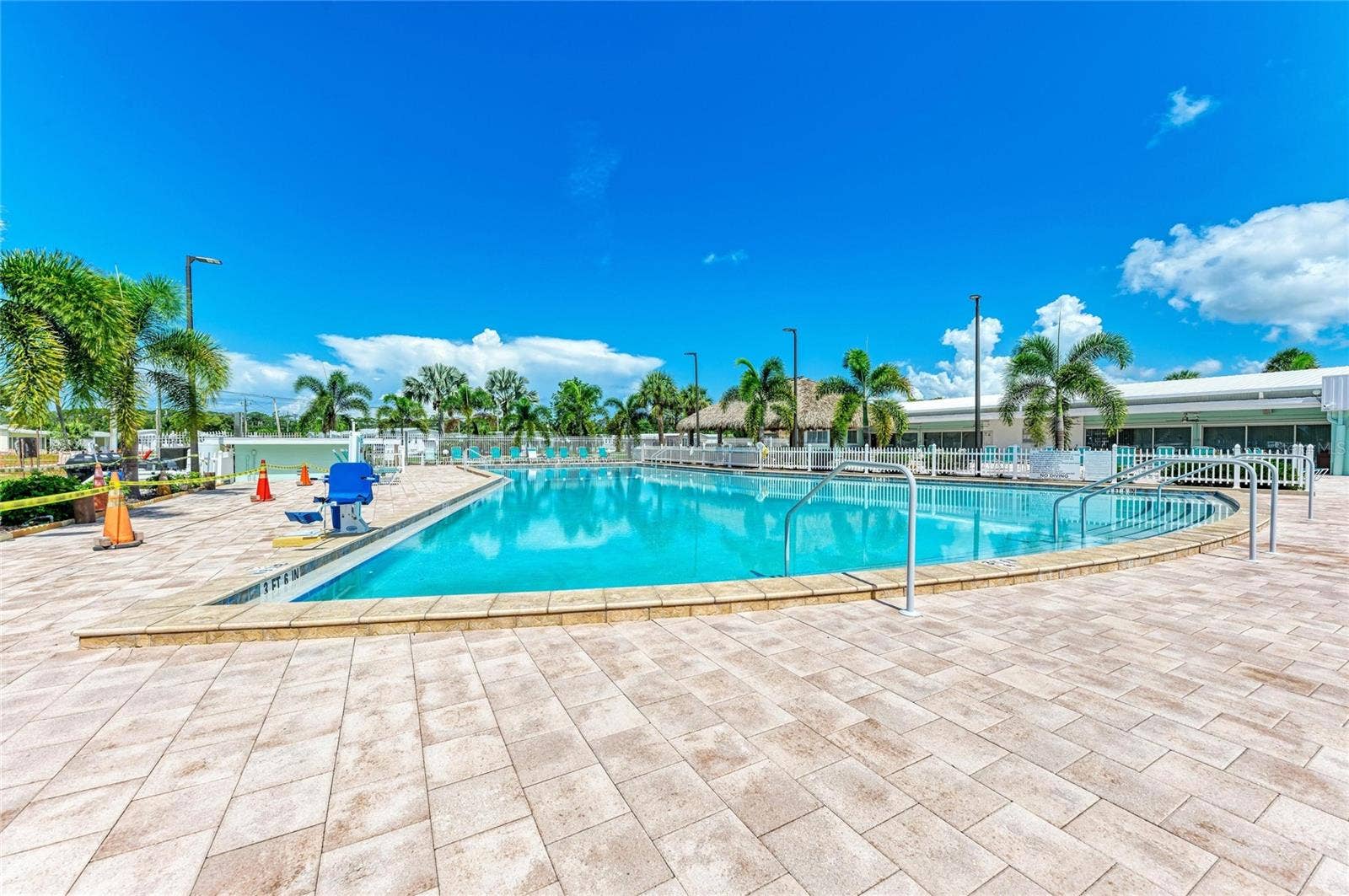 4924 OAKLAND HILLS AVENUE, Sarasota, FL 34234 4924 OAKLAND HILLS AVENUE, Sarasota, FL 34234