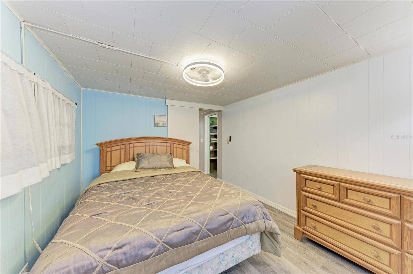 4924 OAKLAND HILLS AVENUE, Sarasota, FL 34234 4924 OAKLAND HILLS AVENUE, Sarasota, FL 34234