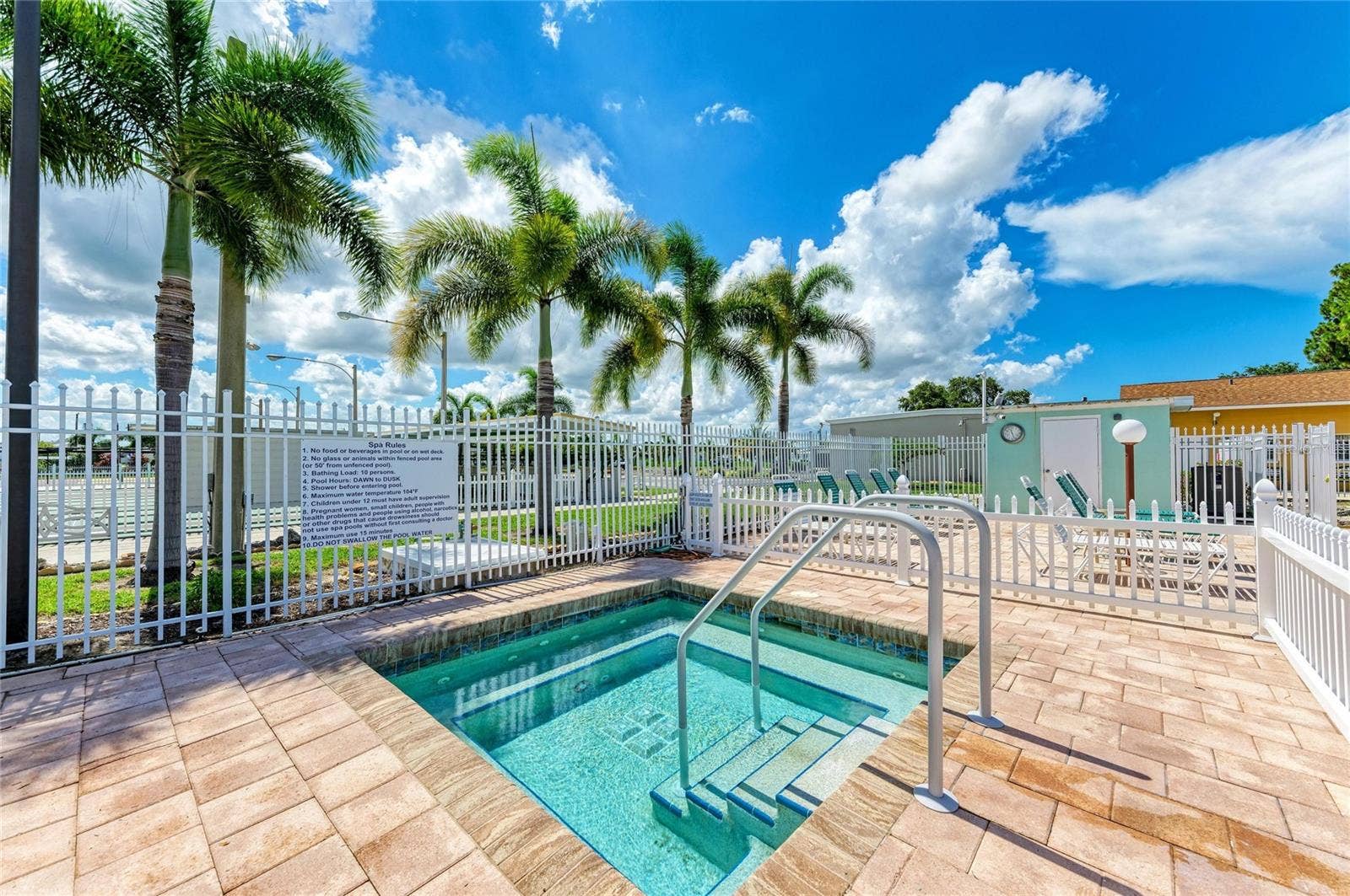 4924 OAKLAND HILLS AVENUE, Sarasota, FL 34234 4924 OAKLAND HILLS AVENUE, Sarasota, FL 34234